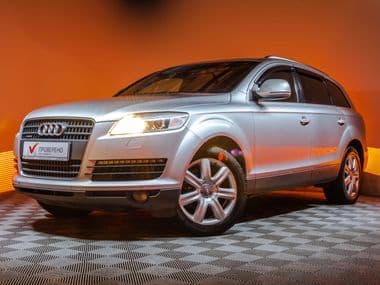 Audi Q7 undefined